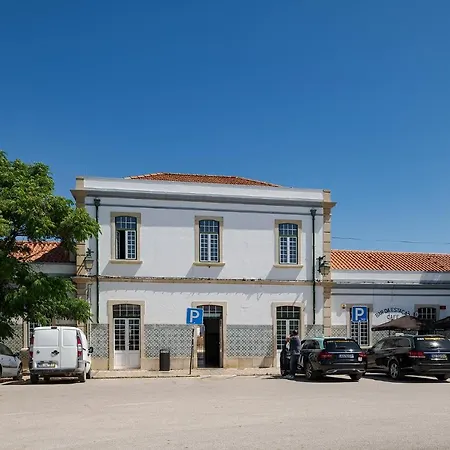Casa Largo Da Mó *